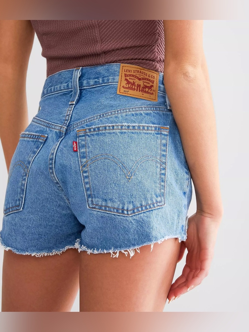 Levi’s 501 Original Short - Picture 3 of 7